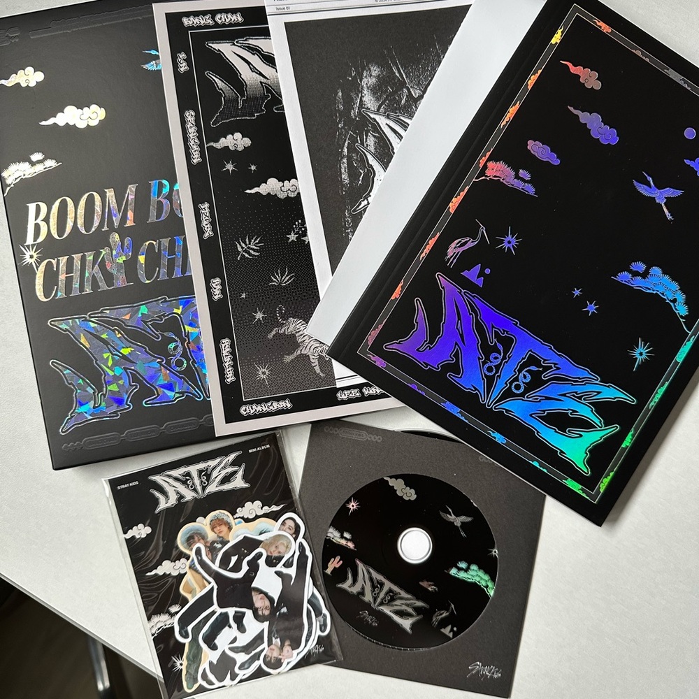 Stray kids ate limited album - Picture 3 of 3